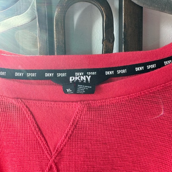 DKNY top - Picture 3 of 4